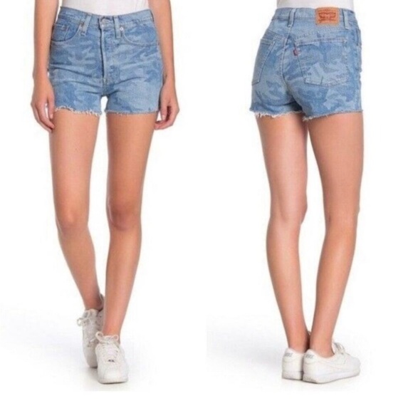 Levi’s 501 Cutoff Jean Denim Shorts Camo Print Size 30 - Picture 1 of 6